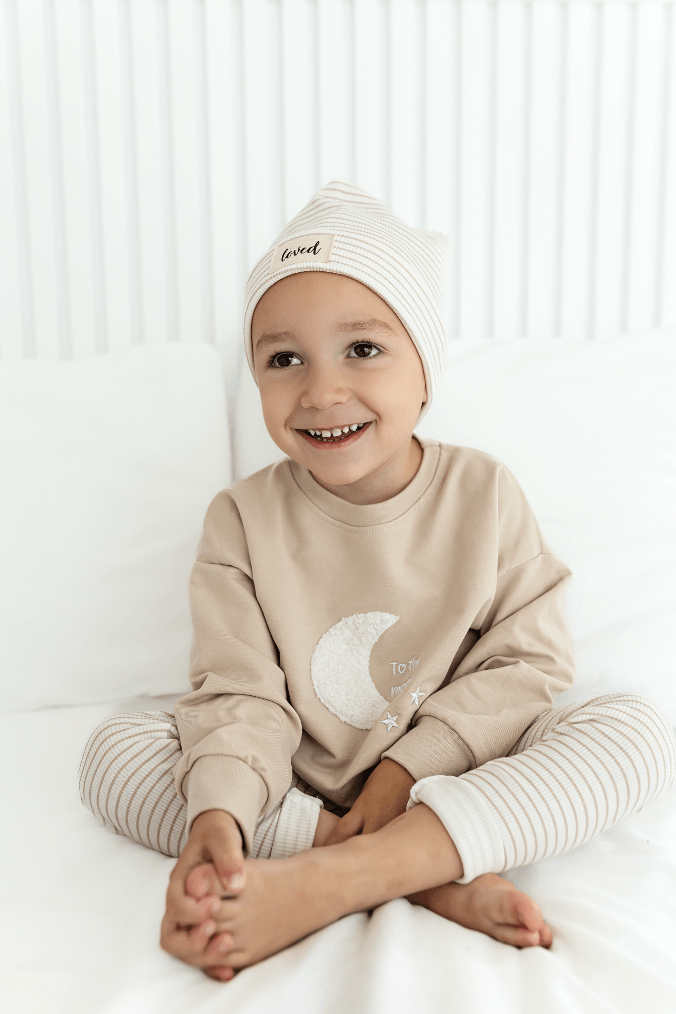 To the moon - Sweater - hejleen handmade