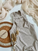 Mitwachsende Latzhose mit Knotenträgern