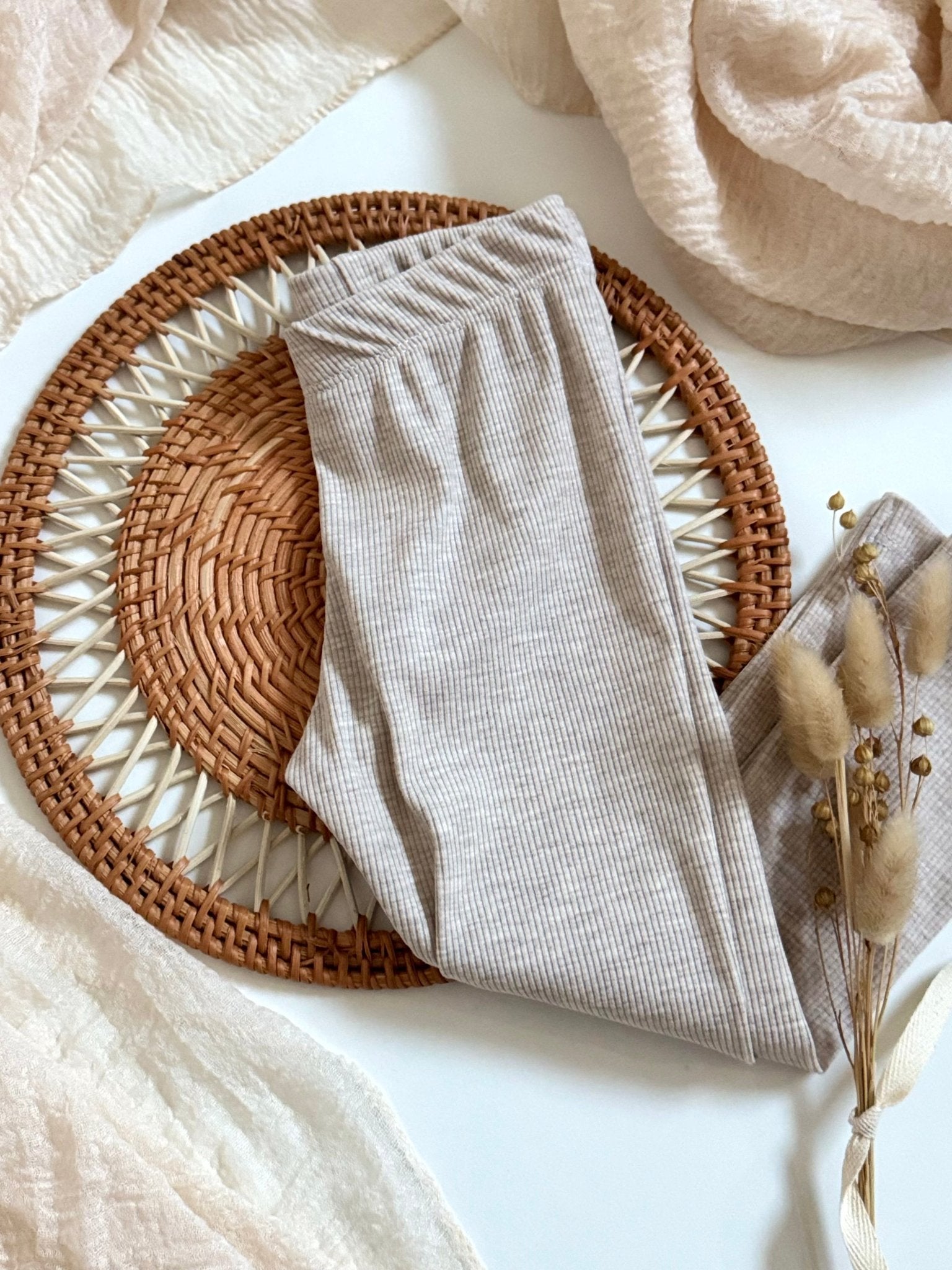 Gr. 104 - Leggings beige meliert